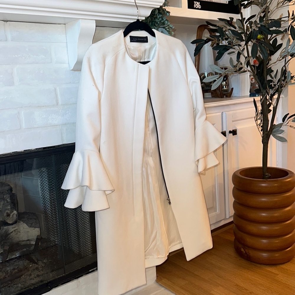 Zara Woman 3/4 ruffle sleeve coat